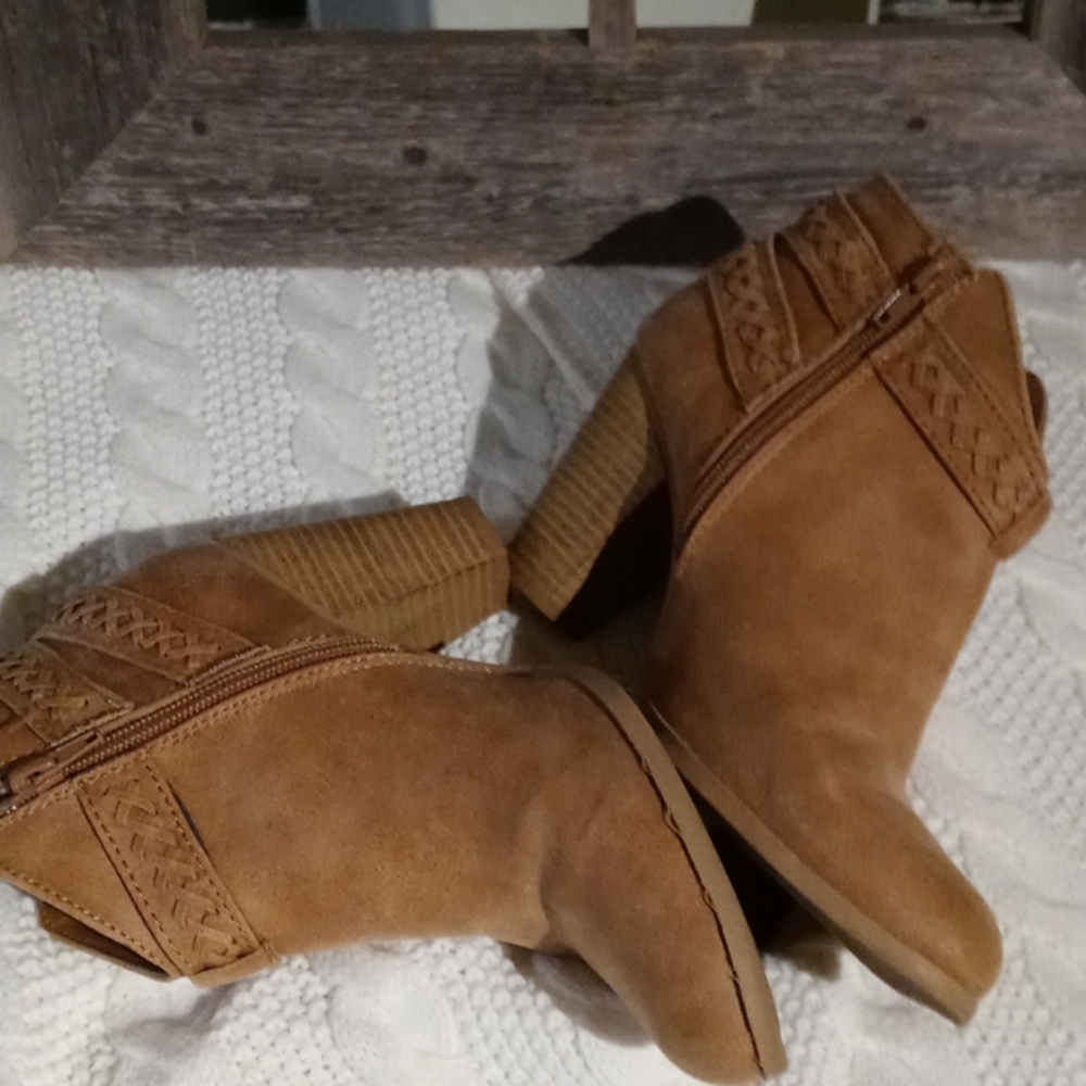 Charlotte Russe Boots Size 8 - So Nice - Picture 6 of 9